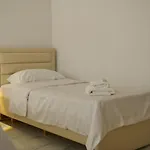בית הארחה Lakefront House 4*