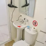 בית הארחה Lakefront House 4*