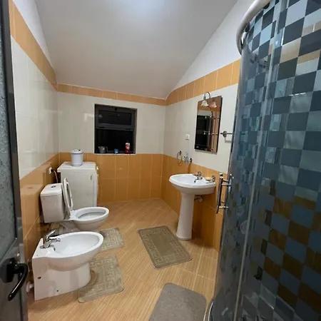 Lakefront House Široka