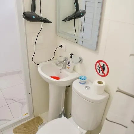 Konukevi Lakefront House 4*