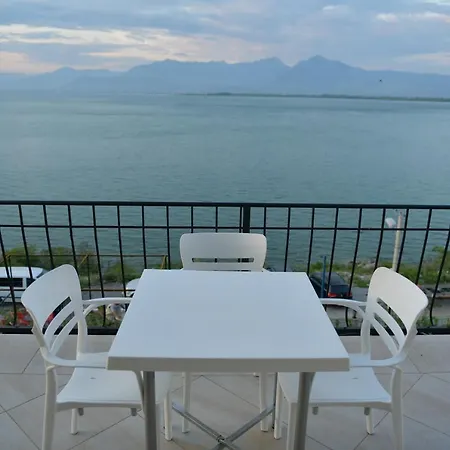 Lakefront House 4* Široka