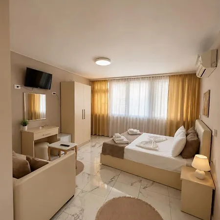 Guest house Lakefront House 4*