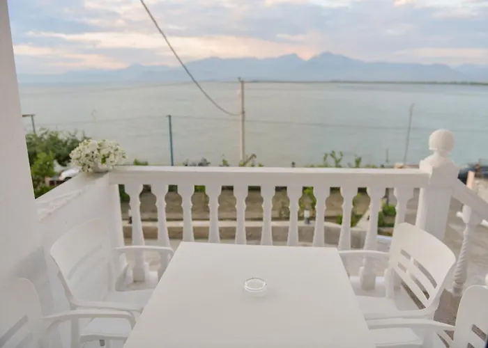 Casa de hóspedes Lakefront House Shirokë