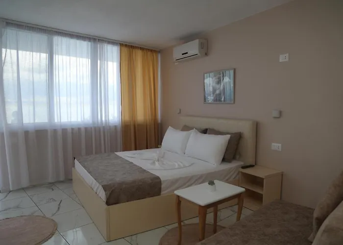 Lakefront House Casa de hóspedes 4*