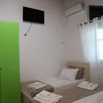 Πανσιόν Lakefront House Široka