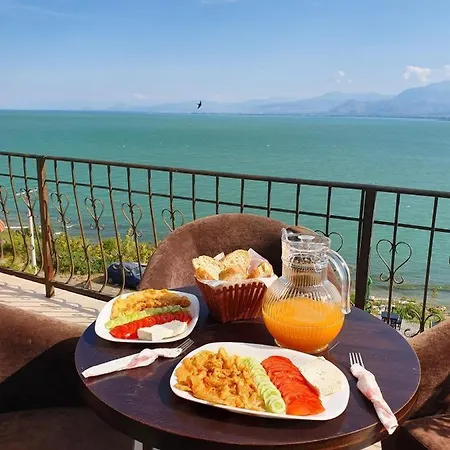 Guest house Lakefront House *