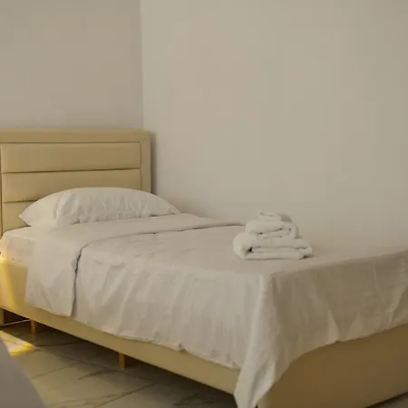 Pensionat Lakefront House 4*