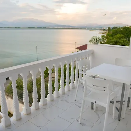 Lakefront House Guest house