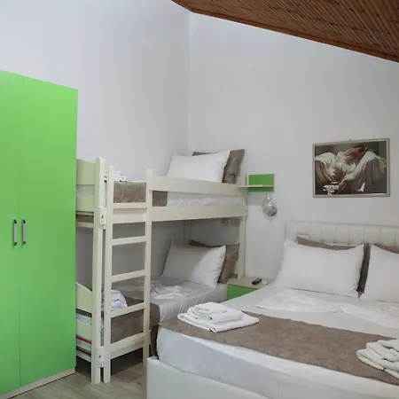 Penzion Lakefront House