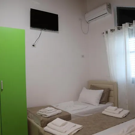 Penzion Lakefront House Široka