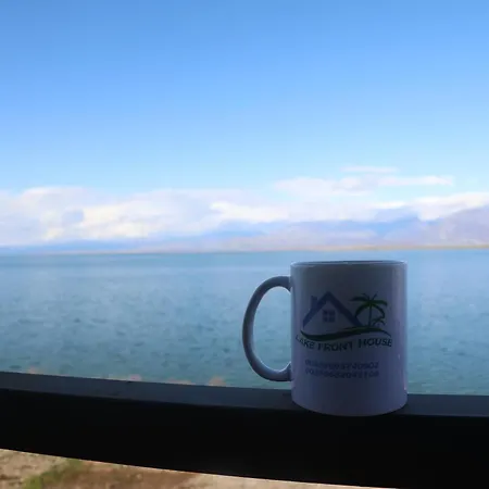 Lakefront House Penzion