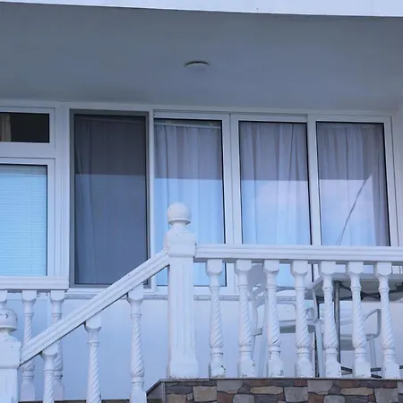 Penzion Lakefront House 4*