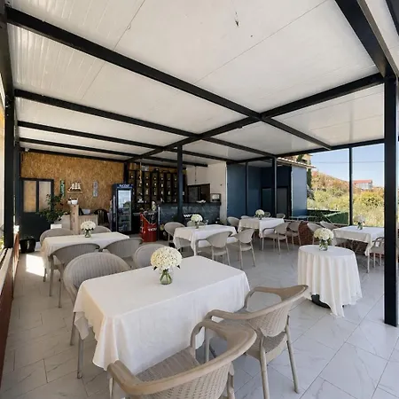 Lakefront House Penzion