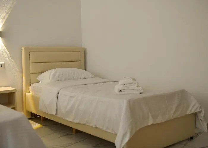 Pensión Lakefront House 4*